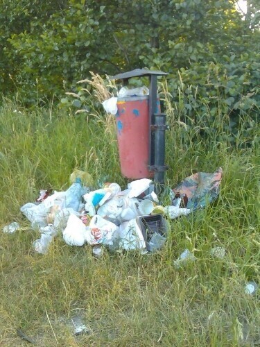 Bugaj Wszędzie pełno śmieci