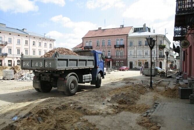 Remont Starówki potrwa dwa miesiące dłużej