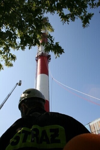 Straż ćwiczyła na kominie