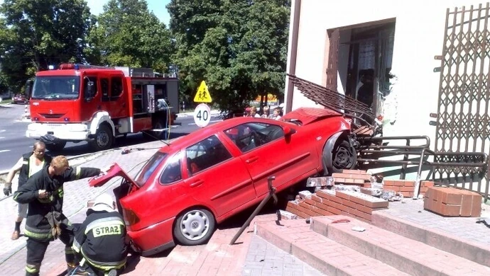 Moszczenica:  Zatrzymał się na schodach sklepu 