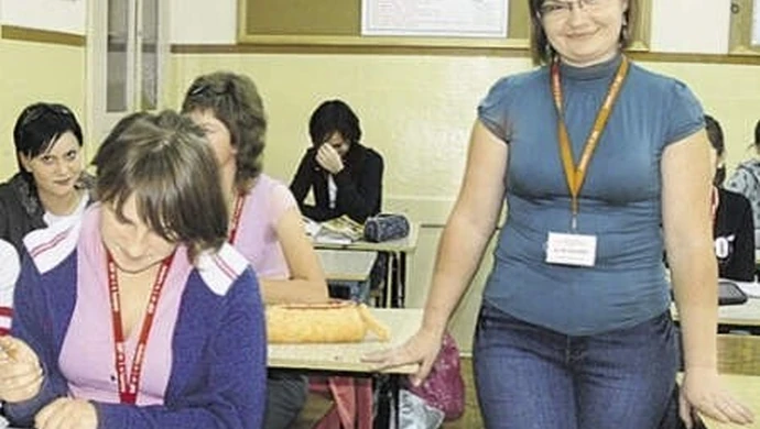 Nauczyciele emeryci wypychani ze szkół