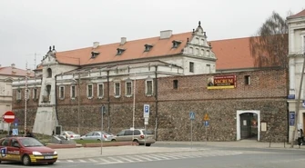 Renowacja głównego ołtarza u Dominikanek