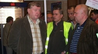 Transparenty, burzliwa dyskusja i zdjęte uchwały 