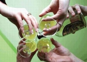 Z kieliszkiem czy bez