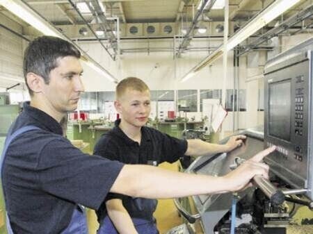 Haering uczy aż wióry lecą