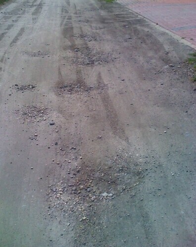 Sulejów Droga dziurawa niczym szwajcarski ser