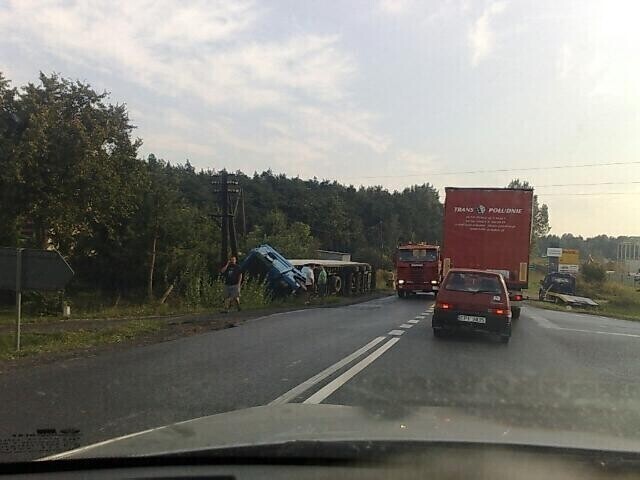 Piotrków Tir znowu w rowie