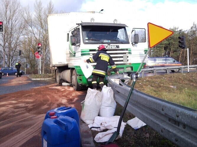 Kierowca TIR-a cudem uniknął zderzenia