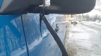 Piotrków: Znak żałoby na minibusach