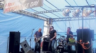 Starówka: koncerty i toalety na klatkach