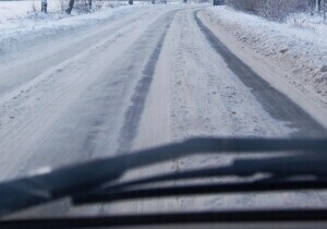 Trudne warunki na drodze Wolbórz - Baby