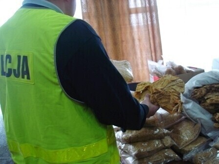 Piotrkowianin sprzedawał tytoń przez Internet