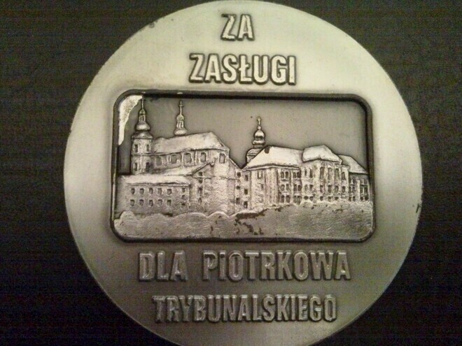 Odda srebrny medal za zasługi dla Piotrkowa