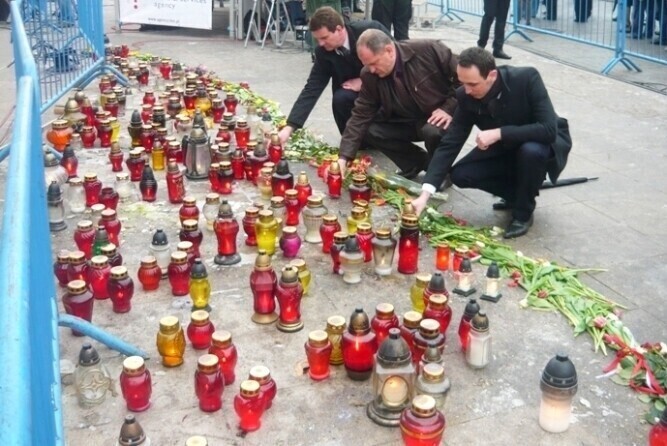 Oddali hołd prezydenckiej parze