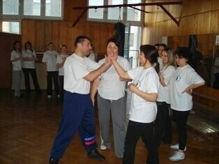 Zostań bezpieczną kobietą policja zaprasza