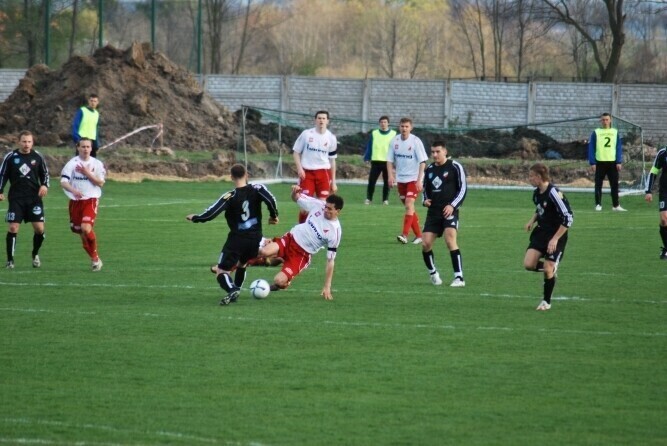 Porażka Concordii w dalekich Stróżach. III liga coraz bliżej