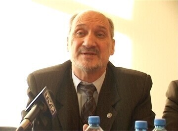 A. Macierewicz zbada katastrofę smoleńską