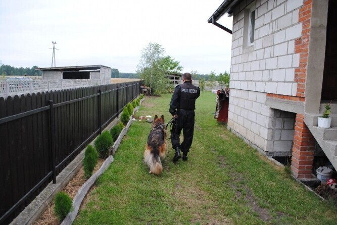 Rusiec Próbował zabić a później popełnił samobójstwo.