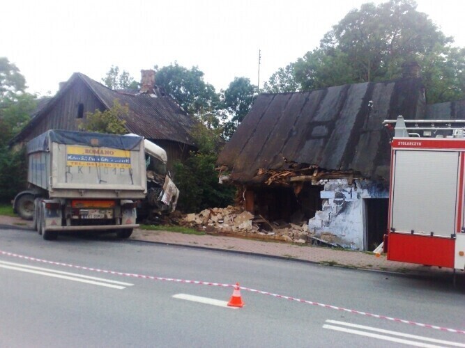 Region TIR wjechał w dom 84-latki