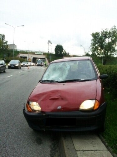 Piotrków 19-latka potrąciła na pasach dwie osoby