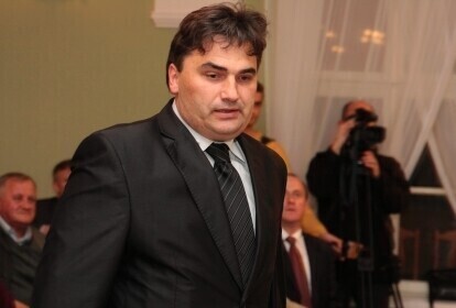 Żółta kartka dla PiS