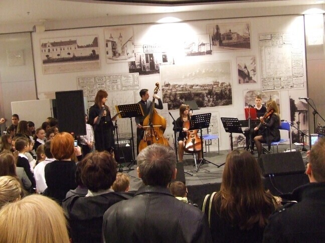 Szkoła muzyczna kolędowała w Focusie