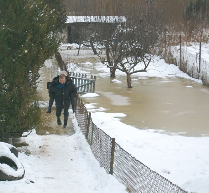 Sulejów Pilica znowu wylewa