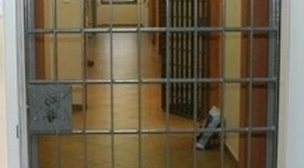 Tragedia w Tomaszowie: Siekierą zabił córkę