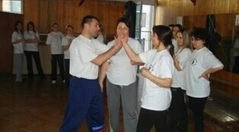 Zostań bezpieczną kobietą – policja zaprasza 