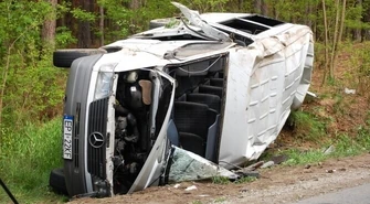 Ręczno: Dziewięć osób rannych w wypadku