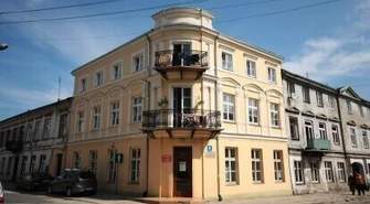 Wali się mimo remontu