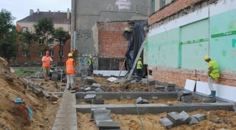 Piotrków: Budują kolejne boisko