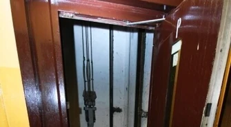 Piotrkowskie windy: Stare, ale bezpieczne?