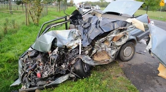 W groźnym wypadku zginął kierowca volkswagena