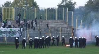 Pseudokibice przerwali mecz w Radomsku