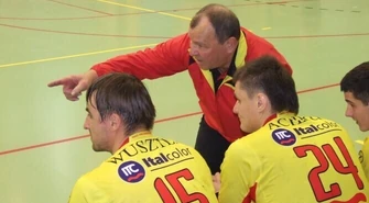 E. Strząbała nie jest już trenerem Piotrkowianina