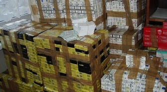 Policja znalazła „lewe” papierosy i spirytus