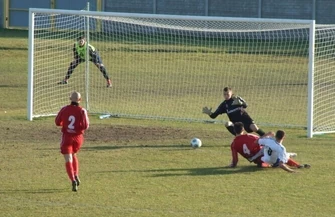 Concordia przegrała z kretesem derby w Zelowie