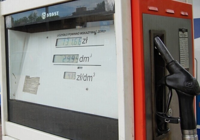 Zuchwała kradzież paliwa ze stacji benzynowych