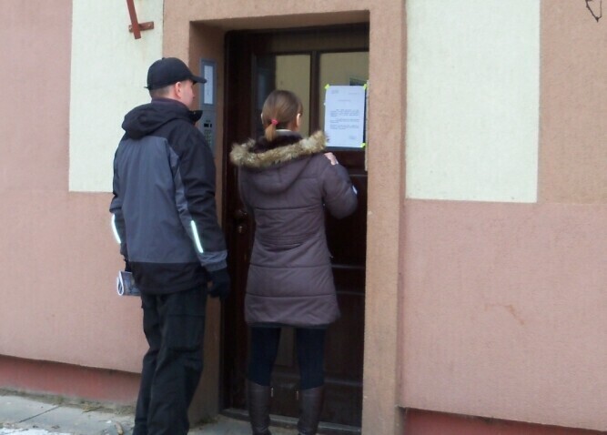 Fałszywy kominiarz fałszywy monter fałszywa...