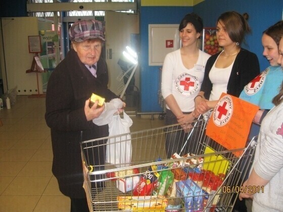 80 wielkanocnych koszyczków dla potrzebujących