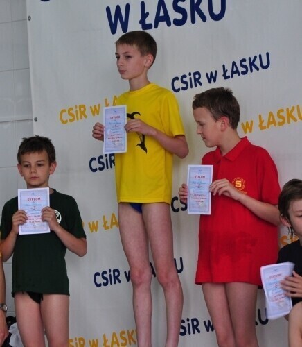 Kolejne sukcesy piotrkowskich pływaków UKS Delfin