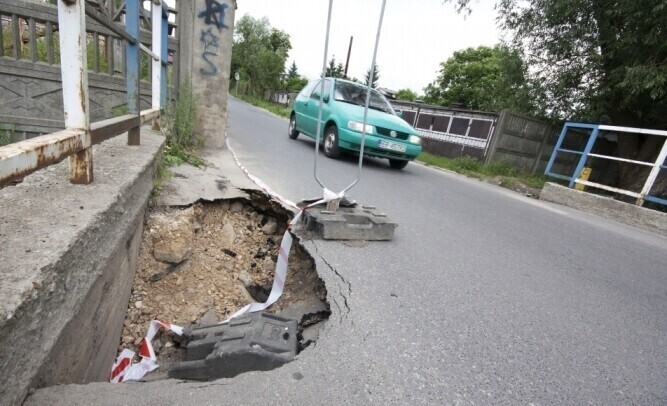 Źródlana Wyrwa w drodze pod kontrolą