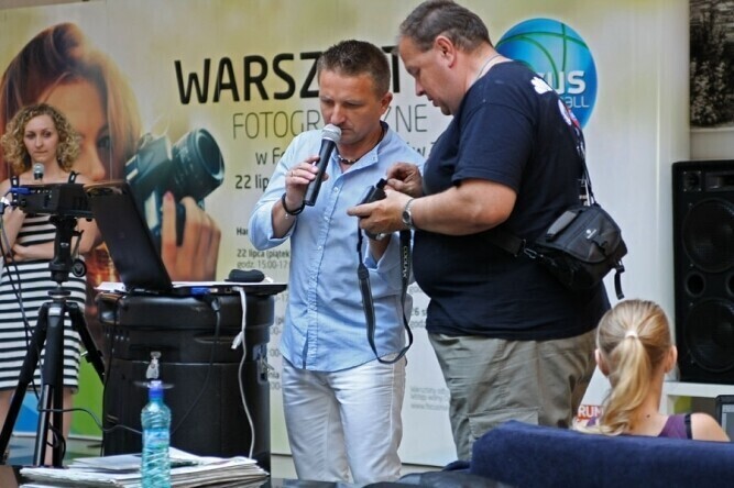 Focus Uczyli się obróbki zdjęć i fotografii prasowej