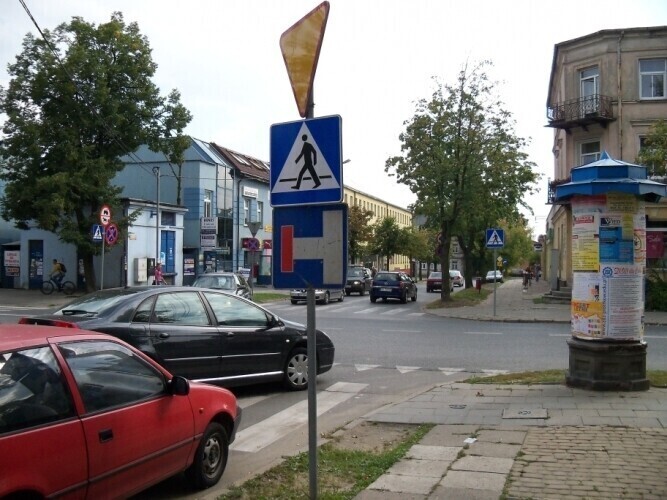 Piotrków Ten znak jest za nisko