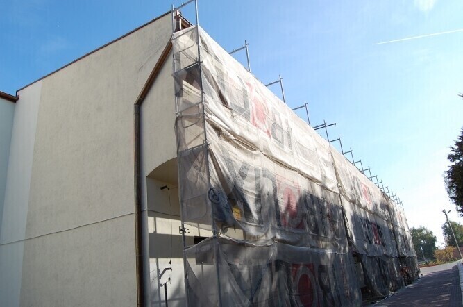 Elewację hali Relax trzeba wykonać ponownie