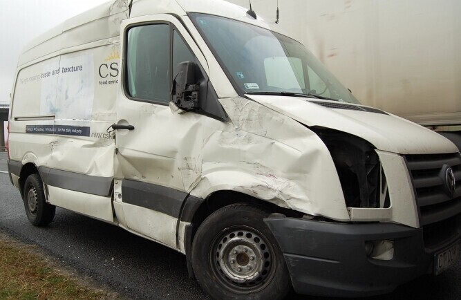 MAN wjechał w volkswagena kierowca w szpitalu