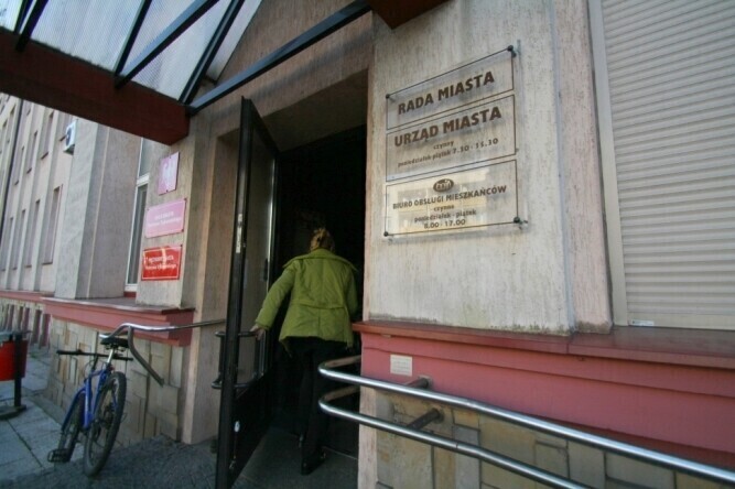 Piotrków Będą zwalniać w szkołach