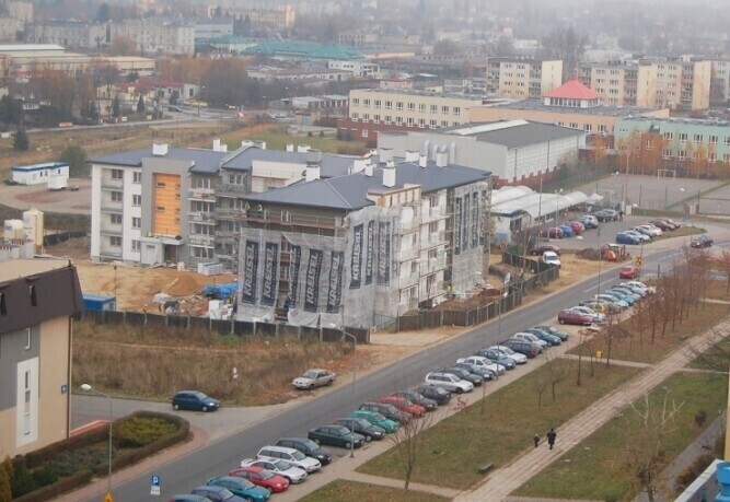 Piotrków Blok TBS już z dachem