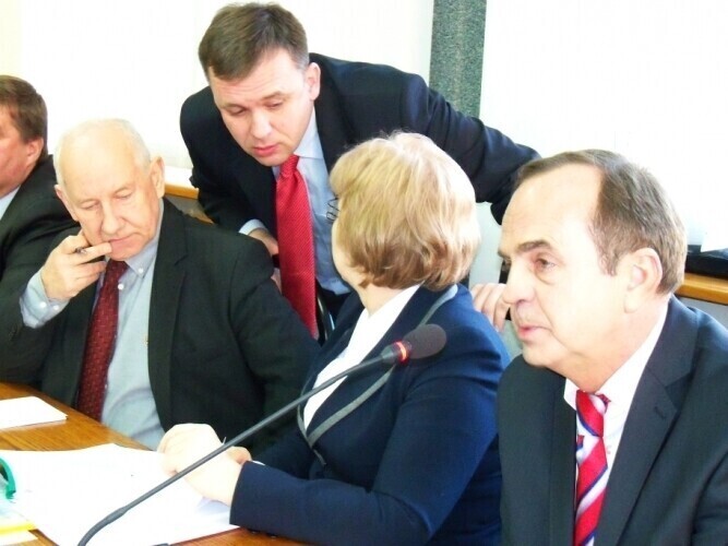 Piotrków Prezydent będzie zarabiał mniej